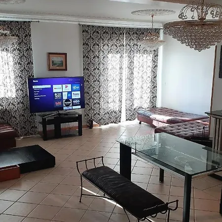 빌라 Holiday 7 Villas & *