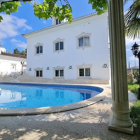 빌라 Holiday 7 Villas & Maceira (Leiria)