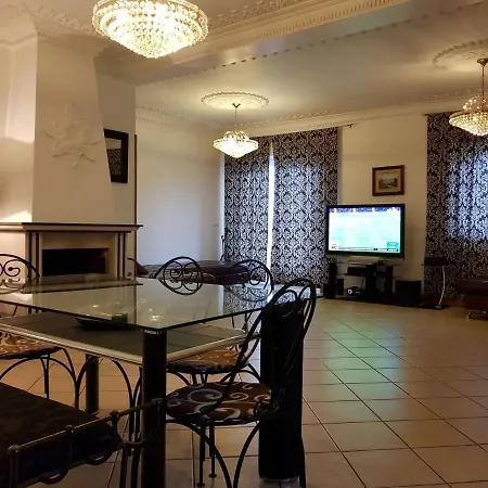 Holiday 7 Villas & *