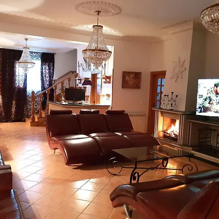 Holiday 7 Villas &